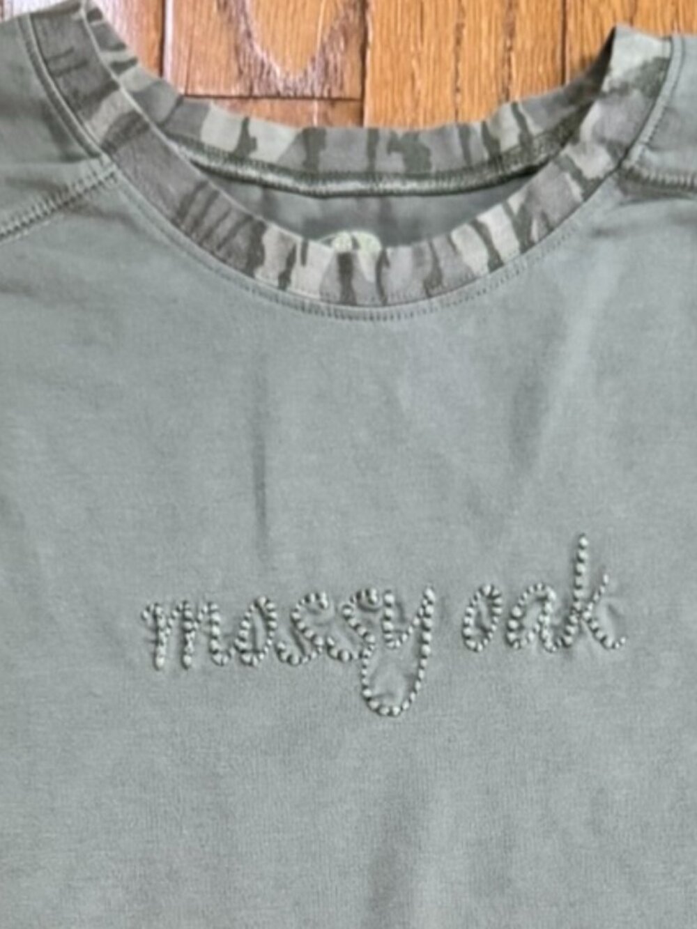 MOSSY OAK Ringer Tee -- Camo Raglan Long Sleeve Tee — Size L
